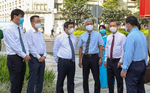 Khánh thành công viên trước Nhà hát TP.HCM, khai mạc ảnh mừng Quốc khánh - Ảnh 5. Khánh thành công viên trước Nhà hát TP.HCM, khai mạc ảnh mừng Quốc khánh - Ảnh 5.
