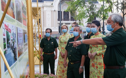 Khánh thành công viên trước Nhà hát TP.HCM, khai mạc ảnh mừng Quốc khánh - Ảnh 6. Khánh thành công viên trước Nhà hát TP.HCM, khai mạc ảnh mừng Quốc khánh - Ảnh 6.