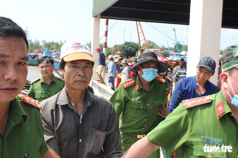 Mâu thuẫn trong lúc đánh bắt thủy sản, thuyền viên dùng búa đánh chết chủ tàu - Ảnh 2. Mâu thuẫn trong lúc đánh bắt thủy sản, thuyền viên dùng búa đánh chết chủ tàu - Ảnh 2.
