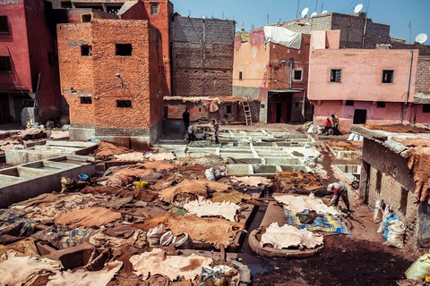 Những xưởng thuộc da truyền thống đẹp như họa phẩm ở Morocco - Ảnh 2. Những xưởng thuộc da truyền thống đẹp như họa phẩm ở Morocco - Ảnh 2.