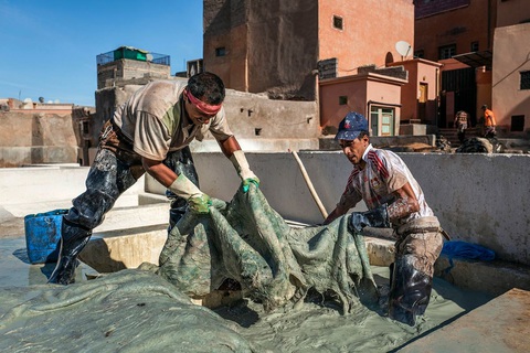 Những xưởng thuộc da truyền thống đẹp như họa phẩm ở Morocco - Ảnh 3. Những xưởng thuộc da truyền thống đẹp như họa phẩm ở Morocco - Ảnh 3.