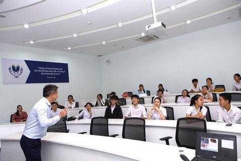 Đại học giảm 80% học phí cho tân sinh viên - Ảnh 1. Đại học giảm 80% học phí cho tân sinh viên - Ảnh 1.