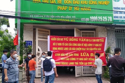 Bắt tạm giam tổng giám đốc Công ty cổ phần bất động sản nhà đất Đồng Nai - Ảnh 2. Bắt tạm giam tổng giám đốc Công ty cổ phần bất động sản nhà đất Đồng Nai - Ảnh 2.