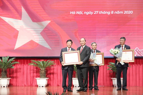 Thủ tướng Nguyễn Xuân Phúc: Ngành ngoại giao tự hào nhưng không được tự mãn - Ảnh 2. Thủ tướng Nguyễn Xuân Phúc: Ngành ngoại giao tự hào nhưng không được tự mãn - Ảnh 2.
