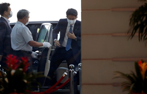 Thủ tướng Nhật Shinzo Abe tuyên bố từ chức: ‘Tôi xin lỗi người dân từ tận đáy lòng’ - Ảnh 4. Thủ tướng Nhật Shinzo Abe tuyên bố từ chức: ‘Tôi xin lỗi người dân từ tận đáy lòng’ - Ảnh 4.