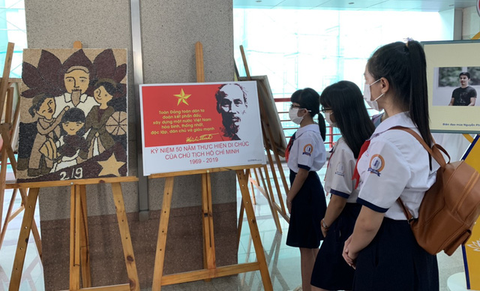 Trao giải Giải sáng tác, quảng bá tác phẩm văn học, nghệ thuật, báo chí về Bác - Ảnh 5. Trao giải Giải sáng tác, quảng bá tác phẩm văn học, nghệ thuật, báo chí về Bác - Ảnh 5.