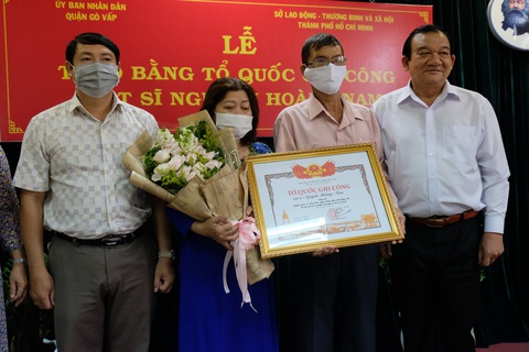 Cha ‘hiệp sĩ Nguyễn Hoàng Nam: con tôi đã hi sinh không vô ích - Ảnh 1. Cha ‘hiệp sĩ Nguyễn Hoàng Nam: con tôi đã hi sinh không vô ích - Ảnh 1.
