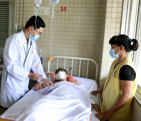 Nghi phạm chém đứt chân thiếu niên 15 tuổi ở Tây Ninh ra đầu thú - Ảnh 1. Nghi phạm chém đứt chân thiếu niên 15 tuổi ở Tây Ninh ra đầu thú - Ảnh 1.