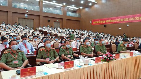 Công an TP.HCM triệt phá hơn 10.800 băng nhóm tội phạm hình sự và tệ nạn xã hội - Ảnh 1. Công an TP.HCM triệt phá hơn 10.800 băng nhóm tội phạm hình sự và tệ nạn xã hội - Ảnh 1.