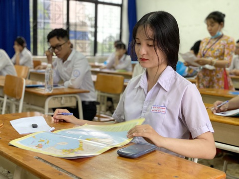 Nhiều đại học có điểm sàn xét tuyển 18 - Ảnh 1. Nhiều đại học có điểm sàn xét tuyển 18 - Ảnh 1.