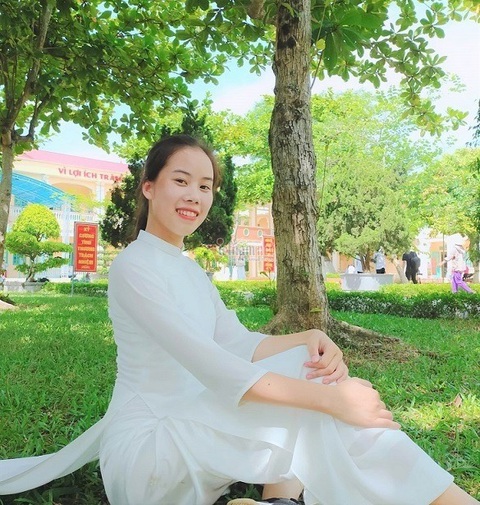 Ba nữ sinh đạt điểm 10 môn văn, sử: Tự học là chính - Ảnh 3. Ba nữ sinh đạt điểm 10 môn văn, sử: Tự học là chính - Ảnh 3.