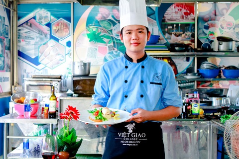 Việt Giao tuyển sinh các ngành có nhu cầu nhân lực cao - Ảnh 1. Việt Giao tuyển sinh các ngành có nhu cầu nhân lực cao - Ảnh 1.