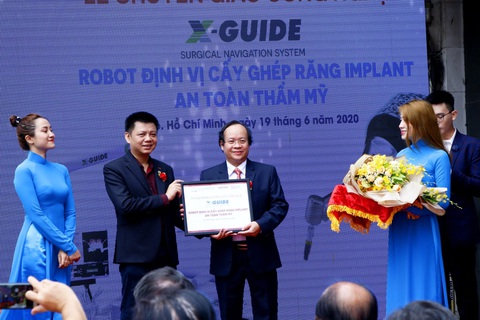 Ứng dụng robot định vị trong cấy ghép răng Implant - Ảnh 2. Ứng dụng robot định vị trong cấy ghép răng Implant - Ảnh 2.