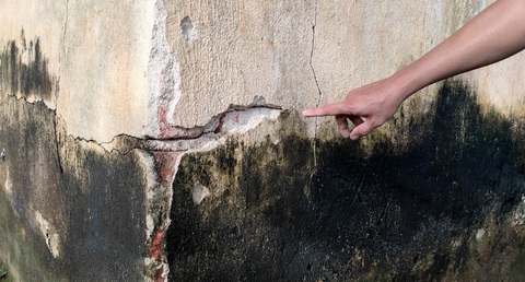 Bốn phòng học bị sập trước ngày khai giảng năm học mới - Ảnh 4. Bốn phòng học bị sập trước ngày khai giảng năm học mới - Ảnh 4.