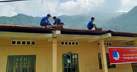 Những bước chân vì cộng đồng góp quỹ xây nhà văn hóa - Ảnh 1. Những bước chân vì cộng đồng góp quỹ xây nhà văn hóa - Ảnh 1.