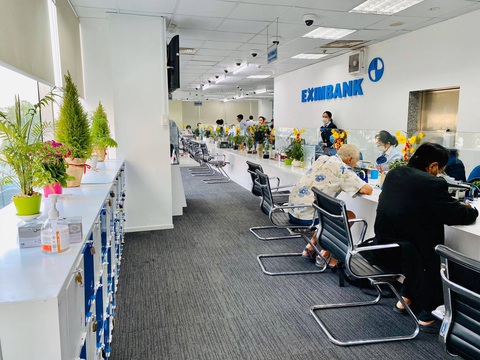 Eximbank tạm đóng cửa 1 phòng giao dịch vì khách hàng mắc COVID-19 đến giao dịch - Ảnh 1. Eximbank tạm đóng cửa 1 phòng giao dịch vì khách hàng mắc COVID-19 đến giao dịch - Ảnh 1.