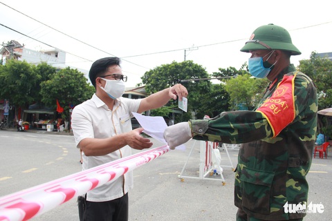 Thôn xóm đầu tiên ở miền Trung bị phong tỏa vì dịch COVID-19 - Ảnh 1. Thôn xóm đầu tiên ở miền Trung bị phong tỏa vì dịch COVID-19 - Ảnh 1.
