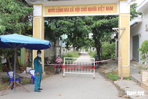 Thôn xóm đầu tiên ở miền Trung bị phong tỏa vì dịch COVID-19 - Ảnh 6. Thôn xóm đầu tiên ở miền Trung bị phong tỏa vì dịch COVID-19 - Ảnh 6.