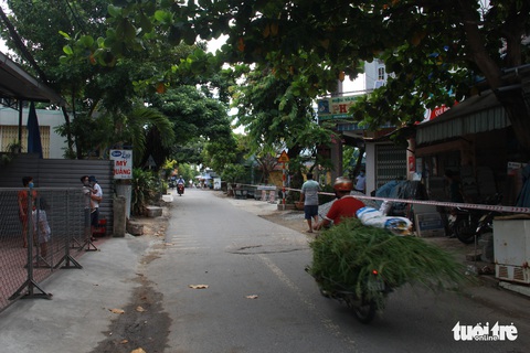 Thôn xóm đầu tiên ở miền Trung bị phong tỏa vì dịch COVID-19 - Ảnh 4. Thôn xóm đầu tiên ở miền Trung bị phong tỏa vì dịch COVID-19 - Ảnh 4.