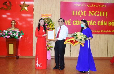 Bà Bùi Thị Quỳnh Vân làm bí thư, ông Đặng Ngọc Huy là phó bí thư Tỉnh ủy Quảng Ngãi - Ảnh 1. Bà Bùi Thị Quỳnh Vân làm bí thư, ông Đặng Ngọc Huy là phó bí thư Tỉnh ủy Quảng Ngãi - Ảnh 1.