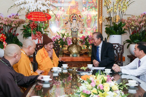 Phó thủ tướng Trương Hòa Bình thăm lãnh đạo Giáo hội Phật giáo Việt Nam tại TP.HCM - Ảnh 2. Phó thủ tướng Trương Hòa Bình thăm lãnh đạo Giáo hội Phật giáo Việt Nam tại TP.HCM - Ảnh 2.