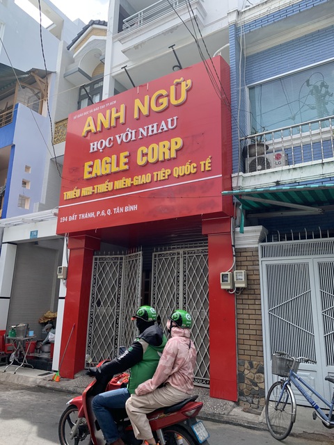 Vụ Trung tâm Anh ngữ thu học phí rồi mất tích: Yêu cầu chủ trung tâm giải quyết hậu quả - Ảnh 1. Vụ Trung tâm Anh ngữ thu học phí rồi mất tích: Yêu cầu chủ trung tâm giải quyết hậu quả - Ảnh 1.