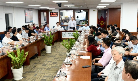 Dừng ngay đồ nhựa dùng một lần tại các công sở - Ảnh 1. Dừng ngay đồ nhựa dùng một lần tại các công sở - Ảnh 1.