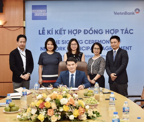 VietinBank và American Express ký chấp nhận thanh toán thẻ Amex - Ảnh 1. VietinBank và American Express ký chấp nhận thanh toán thẻ Amex - Ảnh 1.