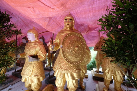 Tượng Trung Quốc chuyển về Đà Lạt là tượng của khu du lịch Đại Nam? - Ảnh 3. Tượng Trung Quốc chuyển về Đà Lạt là tượng của khu du lịch Đại Nam? - Ảnh 3.