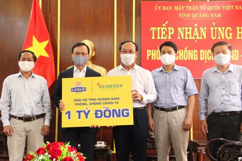 Bia Larue tiếp lửa lạc quan, tiếp sức cho miền Trung - Ảnh 2. Bia Larue tiếp lửa lạc quan, tiếp sức cho miền Trung - Ảnh 2.