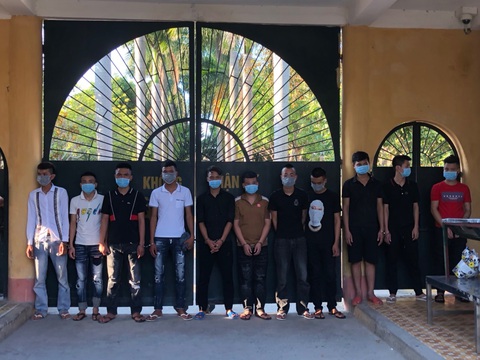Khởi tố 23 thanh niên hỗn chiến bằng dao kiếm liên quan việc trêu ghẹo thôn nữ - Ảnh 1. Khởi tố 23 thanh niên hỗn chiến bằng dao kiếm liên quan việc trêu ghẹo thôn nữ - Ảnh 1.