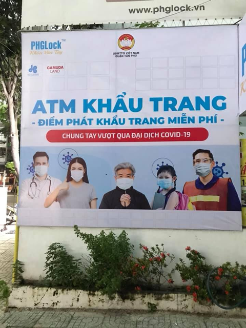 Sau ‘ATM gạo’ là ‘ATM khẩu trang’, từ ngày mai 6-8 - Ảnh 1. Sau ‘ATM gạo’ là ‘ATM khẩu trang’, từ ngày mai 6-8 - Ảnh 1.