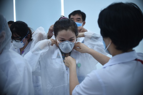 Điều dưỡng trẻ Bình Định xung phong đi Đà Nẵng bởi cha tôi từng là người lính - Ảnh 3. Điều dưỡng trẻ Bình Định xung phong đi Đà Nẵng bởi cha tôi từng là người lính - Ảnh 3.