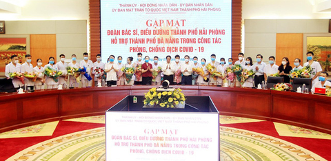 Đà Nẵng gọi, y bác sĩ Hải Phòng sớm trả lời, lên đường vào tâm dịch - Ảnh 1. Đà Nẵng gọi, y bác sĩ Hải Phòng sớm trả lời, lên đường vào tâm dịch - Ảnh 1.