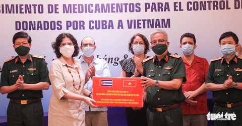 Cuba tặng thuốc, cử chuyên gia sang Việt Nam hỗ trợ chống dịch COVID-19 - Ảnh 1. Cuba tặng thuốc, cử chuyên gia sang Việt Nam hỗ trợ chống dịch COVID-19 - Ảnh 1.