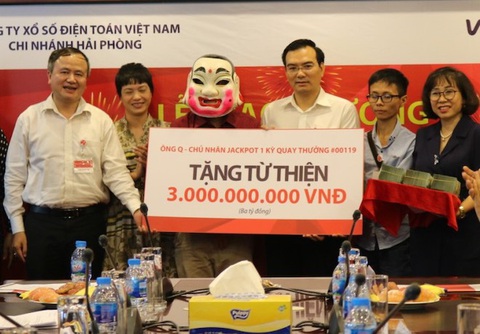 Đằng sau chuyện trúng Jackpot của những tỉ phú Vietlott - Ảnh 4. Đằng sau chuyện trúng Jackpot của những tỉ phú Vietlott - Ảnh 4.