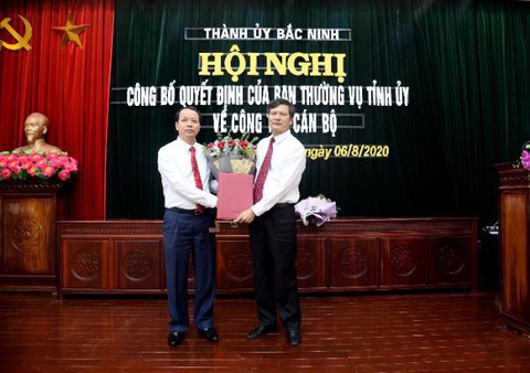 Tân bí thư Thành ủy Bắc Ninh được điều về làm phó giám đốc sở - Ảnh 2. Tân bí thư Thành ủy Bắc Ninh được điều về làm phó giám đốc sở - Ảnh 2.