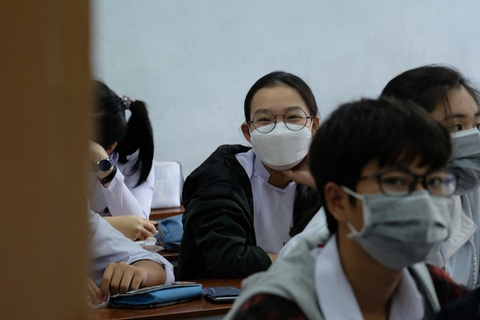 TP.HCM: Học sinh phải đeo khẩu trang khi thi tốt nghiệp THPT - Ảnh 1. TP.HCM: Học sinh phải đeo khẩu trang khi thi tốt nghiệp THPT - Ảnh 1.