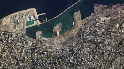 Khó ai nhận ra cảng Beirut trước và sau vụ nổ thảm khốc qua ảnh vệ tinh - Ảnh 1. Khó ai nhận ra cảng Beirut trước và sau vụ nổ thảm khốc qua ảnh vệ tinh - Ảnh 1.