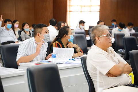 Sẵn sàng đi kiểm tra thi tốt nghiệp - Ảnh 1. Sẵn sàng đi kiểm tra thi tốt nghiệp - Ảnh 1.