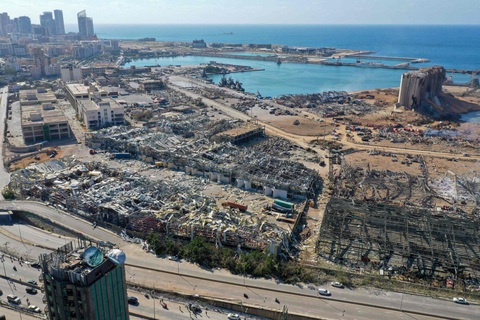 Người chết trong vụ nổ ở Lebanon tăng lên 135, dân nói đang sống trong địa ngục - Ảnh 2. Người chết trong vụ nổ ở Lebanon tăng lên 135, dân nói đang sống trong địa ngục - Ảnh 2.
