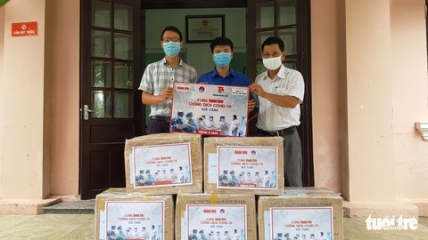Bạn đọc báo Tuổi Trẻ ở TP.HCM hỗ trợ Huế khẩu trang chống dịch - Ảnh 1. Bạn đọc báo Tuổi Trẻ ở TP.HCM hỗ trợ Huế khẩu trang chống dịch - Ảnh 1.