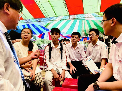 ĐH Sư phạm kỹ thuật TP.HCM: Điểm chuẩn học bạ cao nhất là 29 - Ảnh 1. ĐH Sư phạm kỹ thuật TP.HCM: Điểm chuẩn học bạ cao nhất là 29 - Ảnh 1.