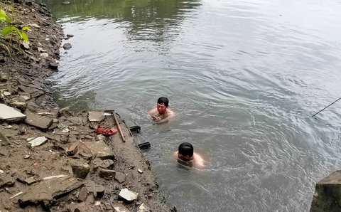 Mưa ngập 12 tiếng chưa rút, hầm chui biến thành hầm chứa nước - Ảnh 6. Mưa ngập 12 tiếng chưa rút, hầm chui biến thành hầm chứa nước - Ảnh 6.