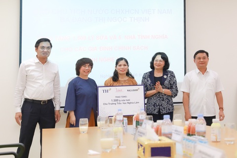 Phó chủ tịch nước ấn tượng với sự phát triển của miền Tây xứ Nghệ - Ảnh 1. Phó chủ tịch nước ấn tượng với sự phát triển của miền Tây xứ Nghệ - Ảnh 1.