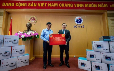 1.700 máy thở và hóa chất cho 56.000 xét nghiệm tiếp sức chống COVID-19 - Ảnh 1. 1.700 máy thở và hóa chất cho 56.000 xét nghiệm tiếp sức chống COVID-19 - Ảnh 1.