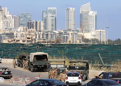 Tổng thống Lebanon: Nổ ở Beirut có thể do bên ngoài can thiệp - Ảnh 1. Tổng thống Lebanon: Nổ ở Beirut có thể do bên ngoài can thiệp - Ảnh 1.