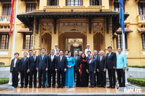 Lễ thượng cờ kỷ niệm 53 năm thành lập ASEAN - Ảnh 7. Lễ thượng cờ kỷ niệm 53 năm thành lập ASEAN - Ảnh 7.