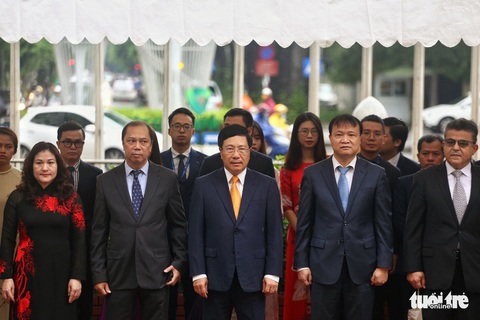 Lễ thượng cờ kỷ niệm 53 năm thành lập ASEAN - Ảnh 3. Lễ thượng cờ kỷ niệm 53 năm thành lập ASEAN - Ảnh 3.