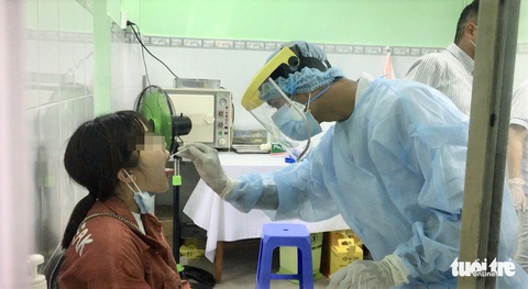 13.000 người chưa lấy mẫu xét nghiệm COVID-19, TP.HCM giải quyết ra sao? - Ảnh 1. 13.000 người chưa lấy mẫu xét nghiệm COVID-19, TP.HCM giải quyết ra sao? - Ảnh 1.